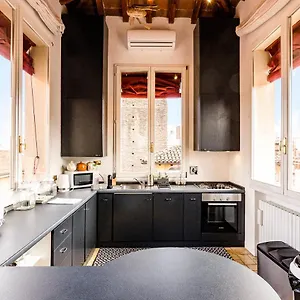 Apartment Altabella Panoramic Tower, Bologna